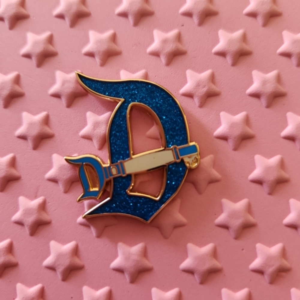 Disney 70th Gold Super Chaser Pin